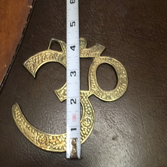Set 2 Metal Om wall hanging 4” tall and 3 1/2” - Picture 4 of 6